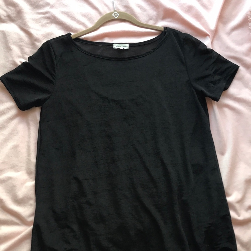 FLOWY BLACK TEE SHEER WITH ATTACHED UNDERSHIRT